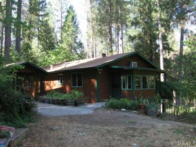 Entry with carport