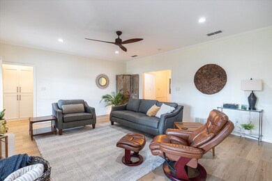 5012 Seminole Dr, Granbury, TX 76049 - photo 5