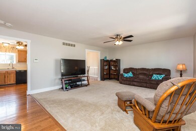 423 Taney Dr, Taneytown, MD 21787 - photo 2