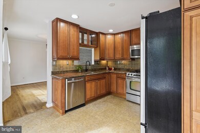 6701 Carlinda Ave, Columbia, MD 21046 - photo 4