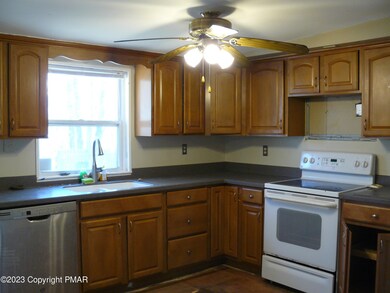 337 Pipit Ln, Effort, PA 18330 - photo 5