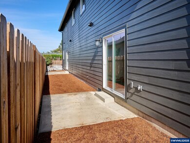 220 Juniper Ave, Gervais, OR 97026 - photo 3