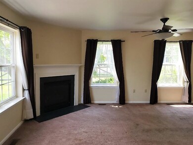 6841 Hunt Dr, Macungie, PA 18062 - photo 7