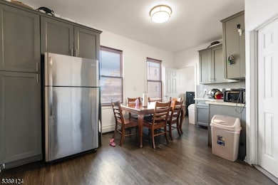 237 Astor St, Newark, NJ 07114 - photo 6