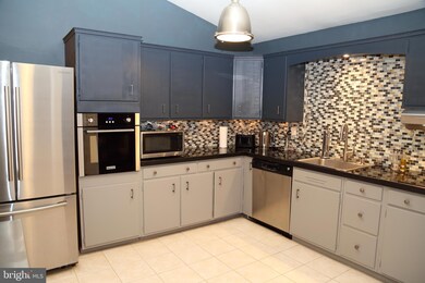 225 Vassar Cir, Wayne, PA 19087 - photo 6