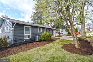 5026 King Richard Dr, Annandale, VA 22003 - photo 6