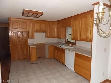 2351 Poole Town Rd, Asheboro, NC 27205 - photo 4