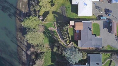 1301 Daisy Ln, Grants Pass, OR 97527 - photo 3