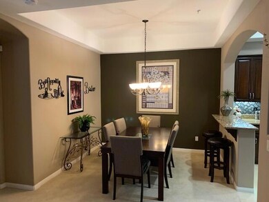 Dining1