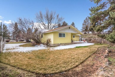 61579 E Lake Dr, Bend, OR 97702 - photo 4