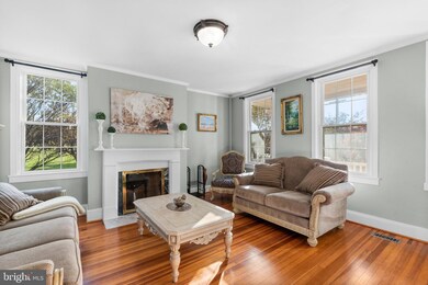 131 Bloomsbury Ave, Catonsville, MD 21228 - photo 2