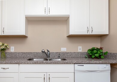 1105 3rd St, Redding, CA 96002 - photo 5