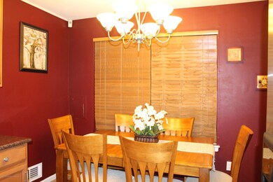 32 Hemlock Ct unit 140, Staten Island, NY 10309 - photo 2