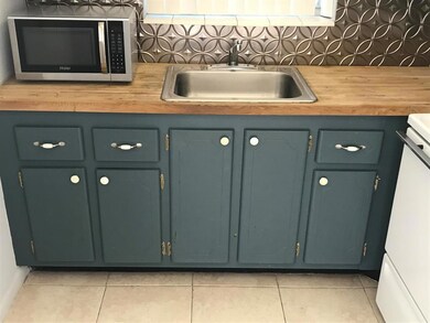 311 Camden N, West Palm Beach, FL 33417 - photo 2