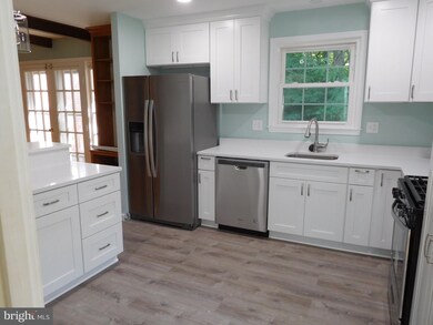 12811 Saddlebrook Dr, Silver Spring, MD 20906 - photo 2