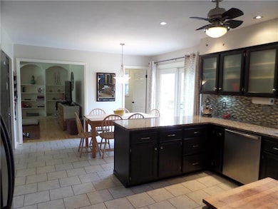 Spacious Eat-in-kitchen