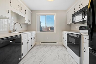 19 Boyd Rd unit 4, Londonderry, NH 03053 - photo 3