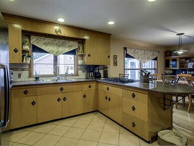 25 Susan Cir, Johnston, RI 02919 - photo 5