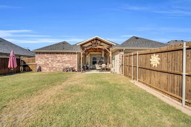 542 Meadowlake Dr, Waxahachie, TX 75165 - photo 6