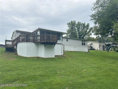 6149 Snyders Church Rd unit Trlr 25, Bath, PA 18014 - photo 7