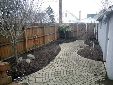 566 E Jeffrey Place, Columbus, OH 43214 - photo 5