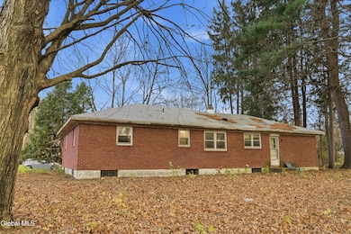 17 Crommelin Dr, Saratoga Springs, NY 12866 - photo 2