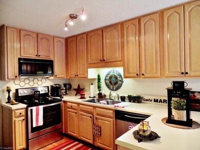 1955 Eastchester Dr unit C, High Point, NC 27265 - photo 7