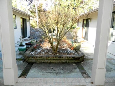 1221 NW B St, Grants Pass, OR 97526 - photo 4