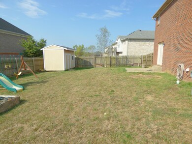 400 Misty Brooke Dr, Mount Washington, KY 40047 - photo 2