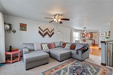 703 G Ave NW, Cedar Rapids, IA 52405 - photo 2