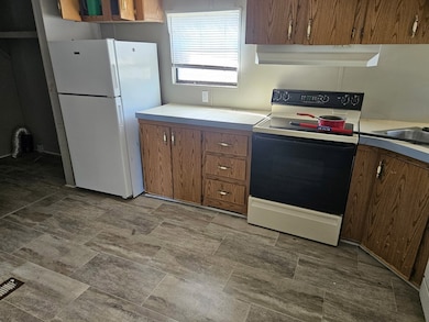 564 Barney Parker Rd, Nashville, GA 31639 - photo 5