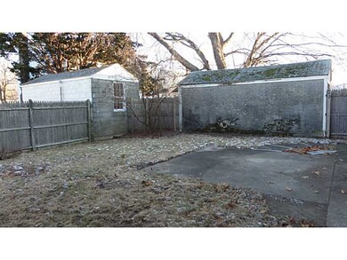 122 Edgemere Rd, Pawtucket, RI 02861 - photo 5