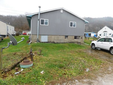 515 S 4th Ave, Paden City, WV 26159 - photo 4