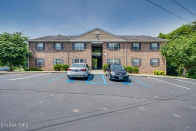 1319 Bell Ridge Rd, Johnson City, TN 37601 - photo 3