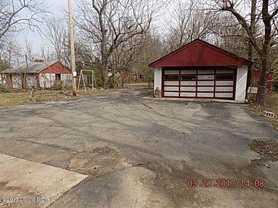 9003 Maple Rd, Louisville, KY 40229 - photo 3