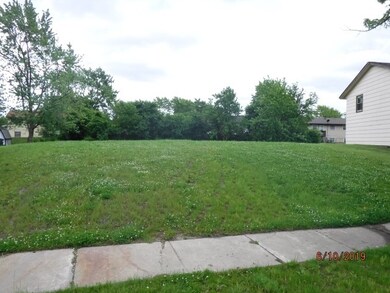 3319 Tulip Dr, Hazel Crest, IL 60429 - photo 2