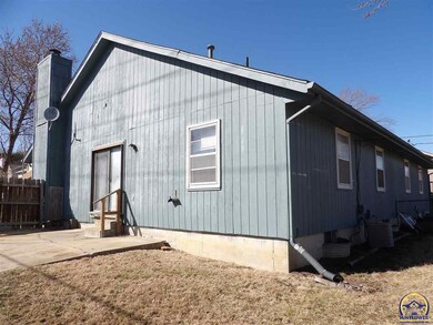 3650 SW Eveningside Dr, Topeka, KS 66614 - photo 2