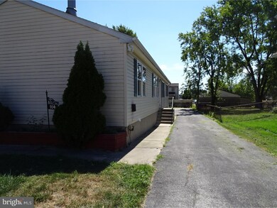 904 Lawnton Terrace, Glenolden, PA 19036 - photo 3