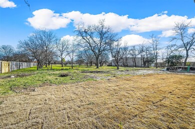 1310 S Clements St, Gainesville, TX 76240 - photo 7