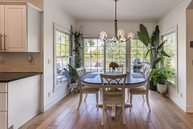 Eat-In Kitchen