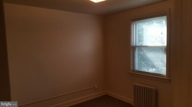 479 Pfeiffer St unit B, Camden, NJ 08105 - photo 4