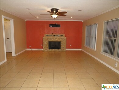 924 Holly St, Copperas Cove, TX 76522 - photo 3