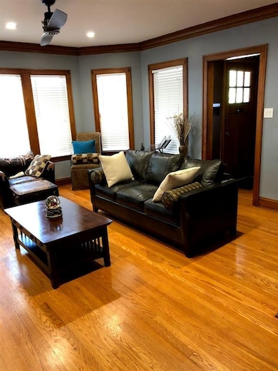 5219 W Oakdale Ave, Chicago, IL 60641 - photo 3