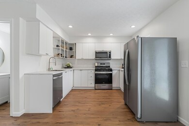 581 Dlyn St unit 11, Columbus, OH 43228 - photo 7