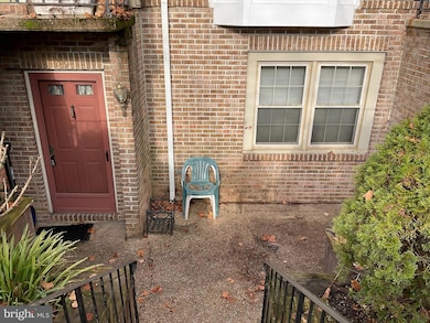 22 Kettle Ct, Windsor Mill, MD 21244 - photo 2