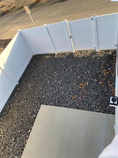 3918 W 5th Place, Kennewick, WA 99336 - photo 5