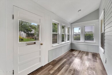 121 Plunkett St, Pittsfield, MA 01201 - photo 3