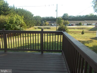 18023 Oak Ridge Dr, Hagerstown, MD 21740 - photo 3