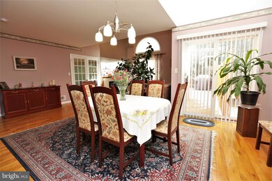 90 Kingsland Cir, Monmouth Junction, NJ 08852 - photo 5