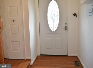 6010 Mardale Ln, Burke, VA 22015 - photo 3